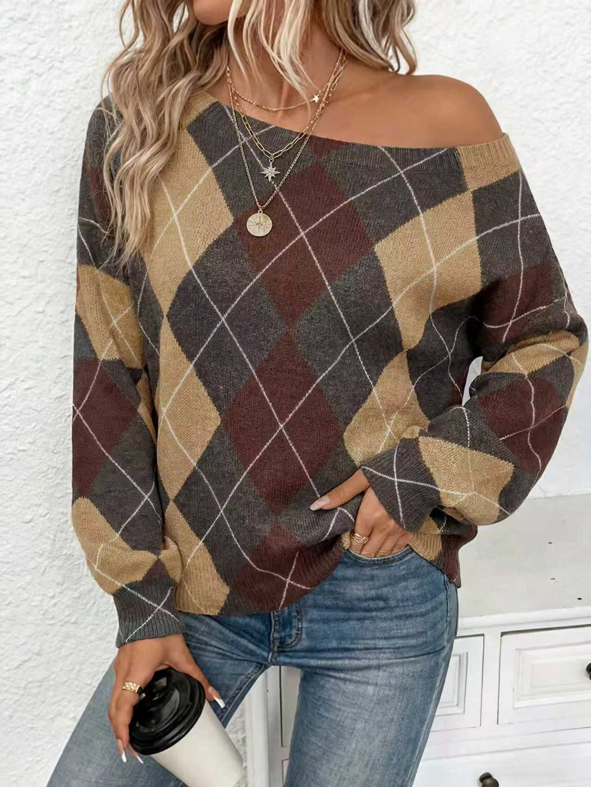 Chic Off-the-shoulder Knit Top With A Diamond Pattern
