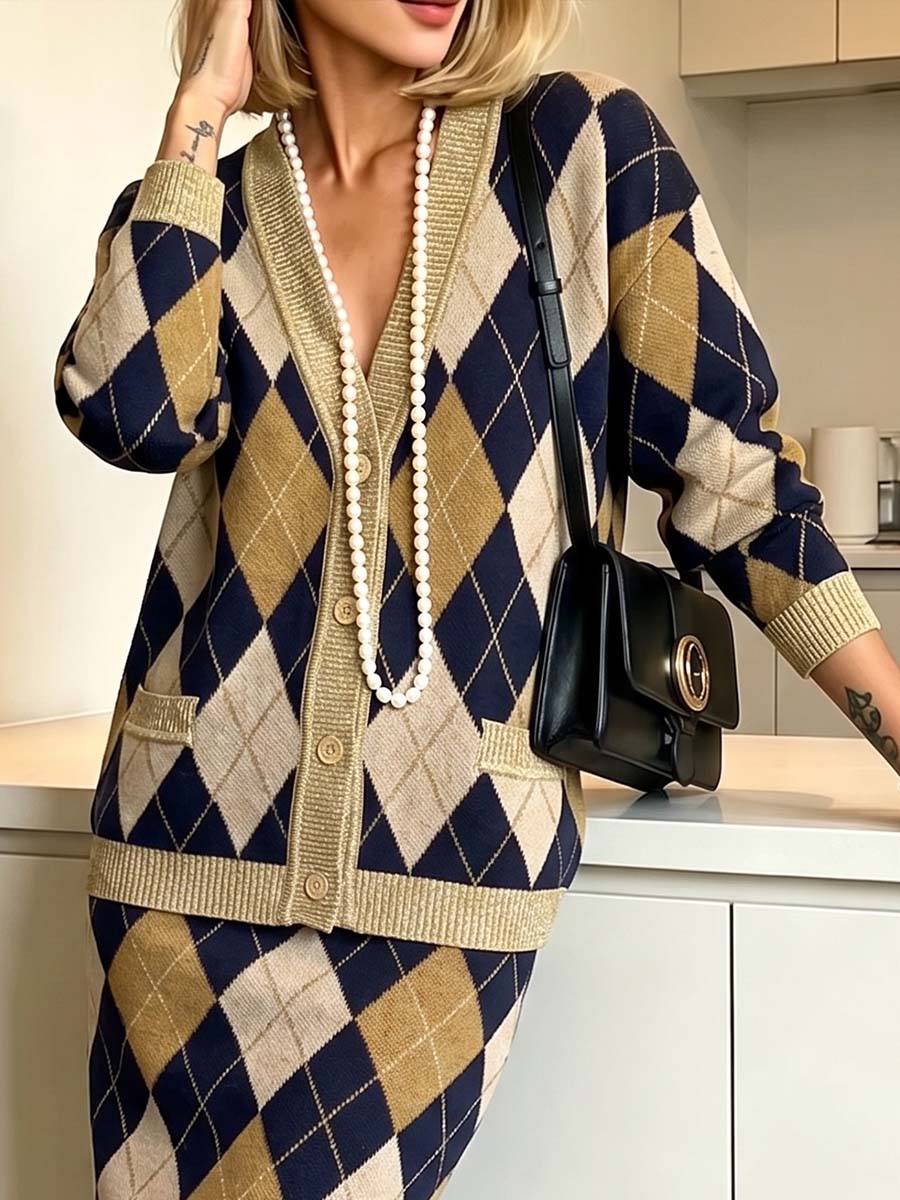 Women's Color-block Argyle Print V-neck Long-sleeve Loose-fit Knit Cardigan